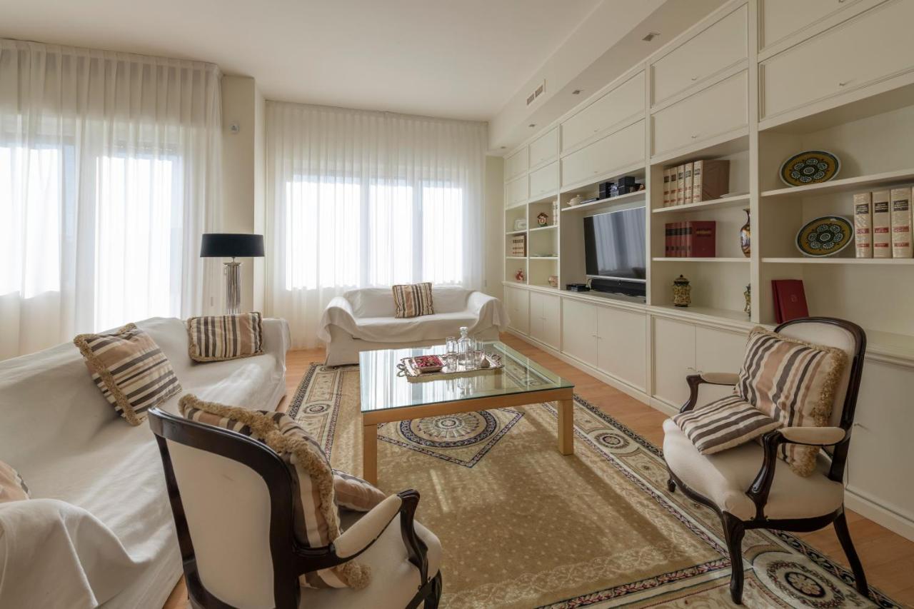 Casa Gramsci Luxury Apartment 페자로 외부 사진