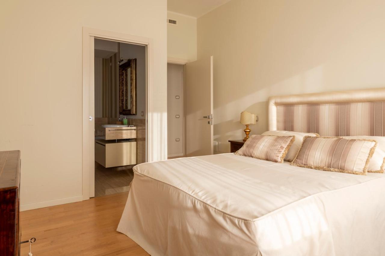 Casa Gramsci Luxury Apartment 페자로 외부 사진