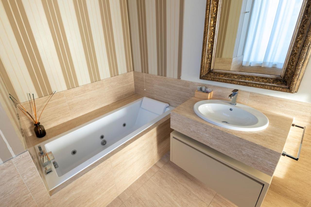 Casa Gramsci Luxury Apartment 페자로 외부 사진