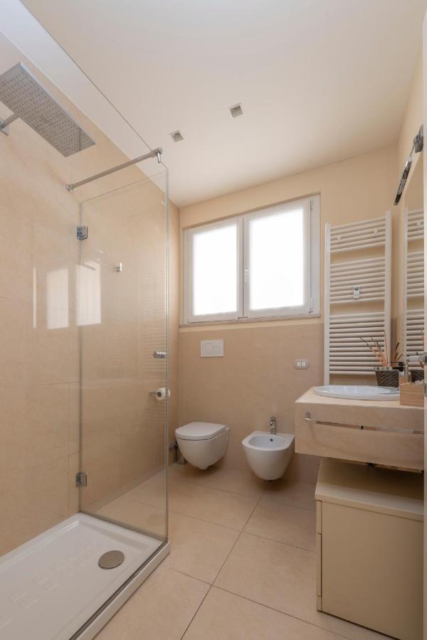 Casa Gramsci Luxury Apartment 페자로 외부 사진