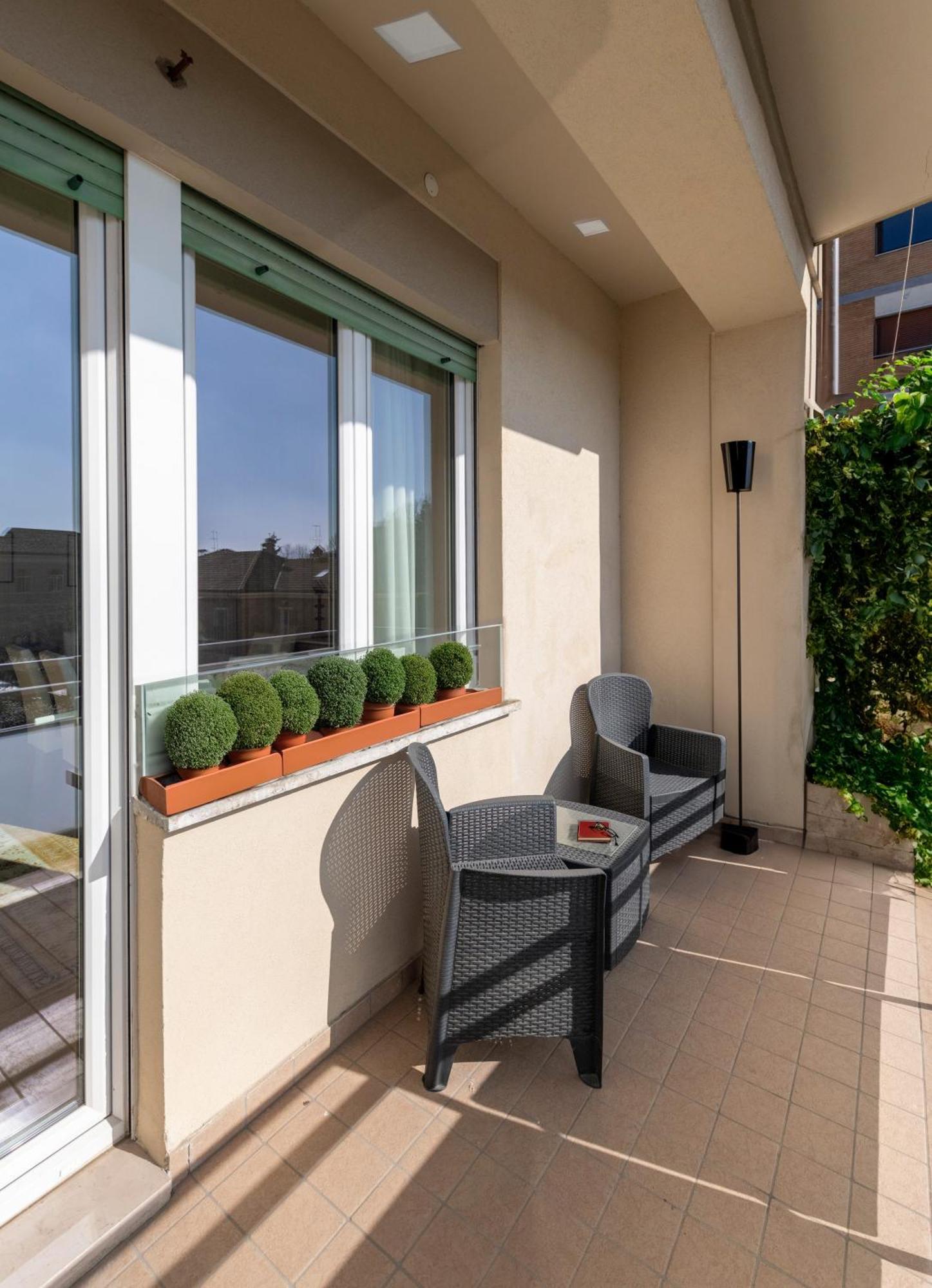 Casa Gramsci Luxury Apartment 페자로 외부 사진